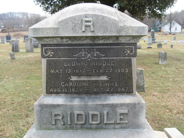 Tombstone with the Riddle Name