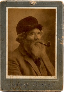 j ludwig with pipe